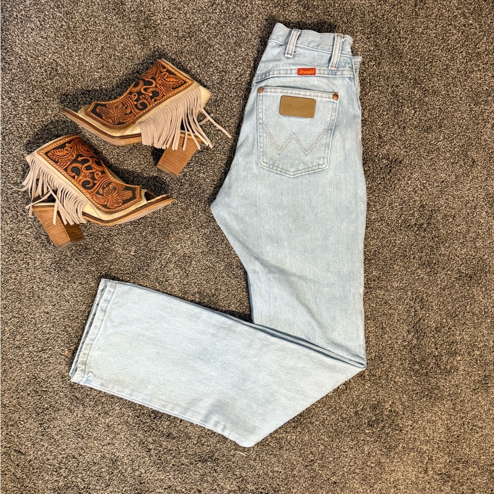 Wrangler Light Blue Women's cowboy cut Jeans